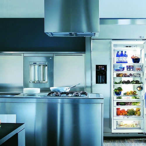 Холодильник в кухонном интерьере